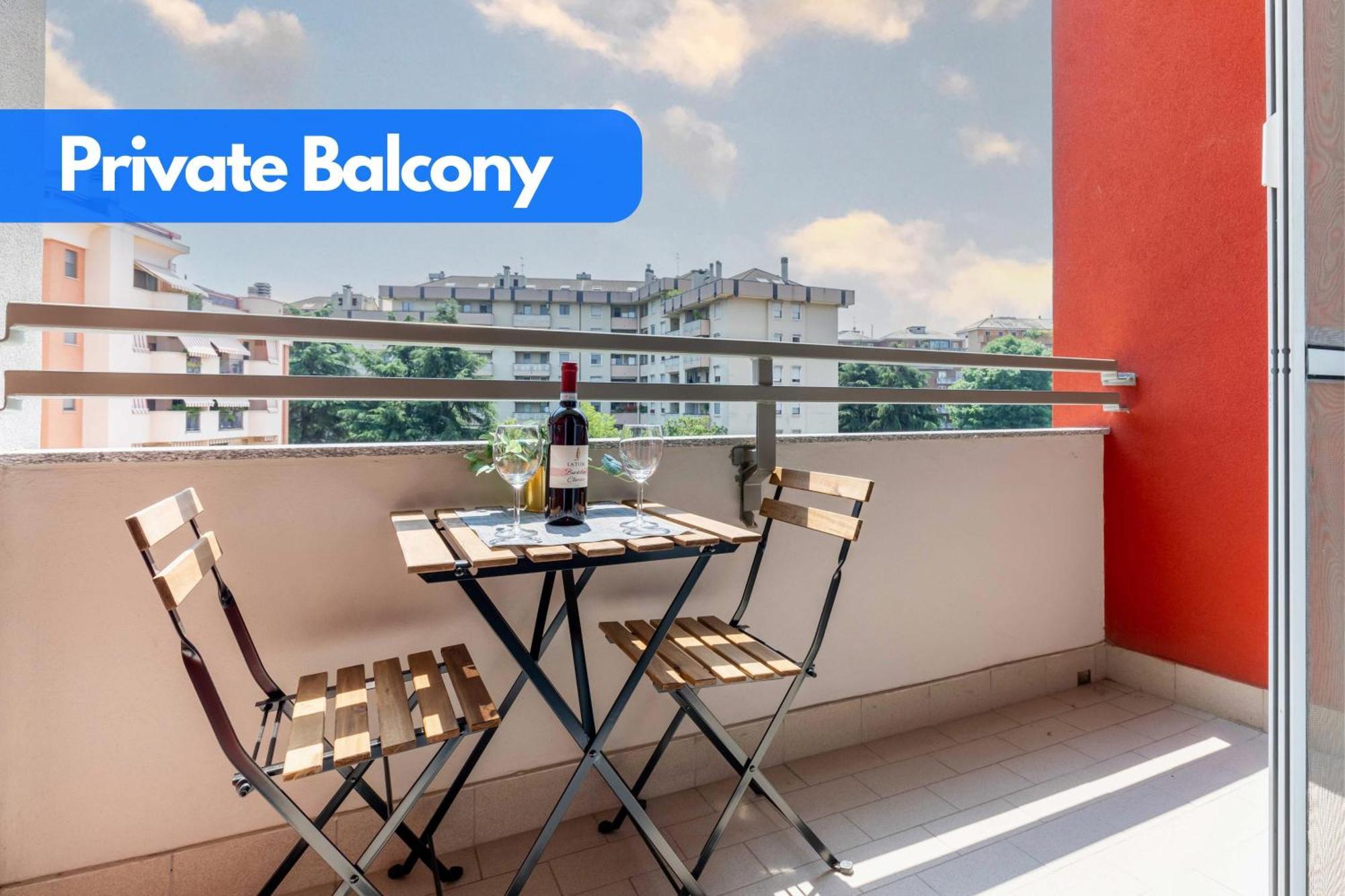 The Green House - Private Parking And Balcony Apartment Милано Екстериор снимка